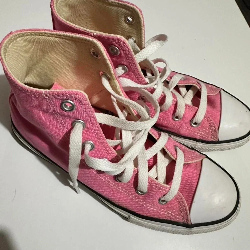 Preloved Kids Pink Converse‎ High Tops Size 2.5